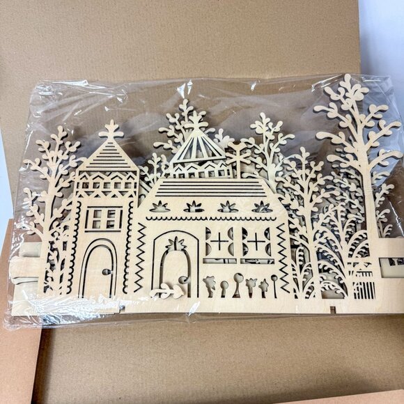 Crate and Barrel Christmas Wood Village 3 Pieces Laser Cut Stand up NIB Read - Picture 4 of 6